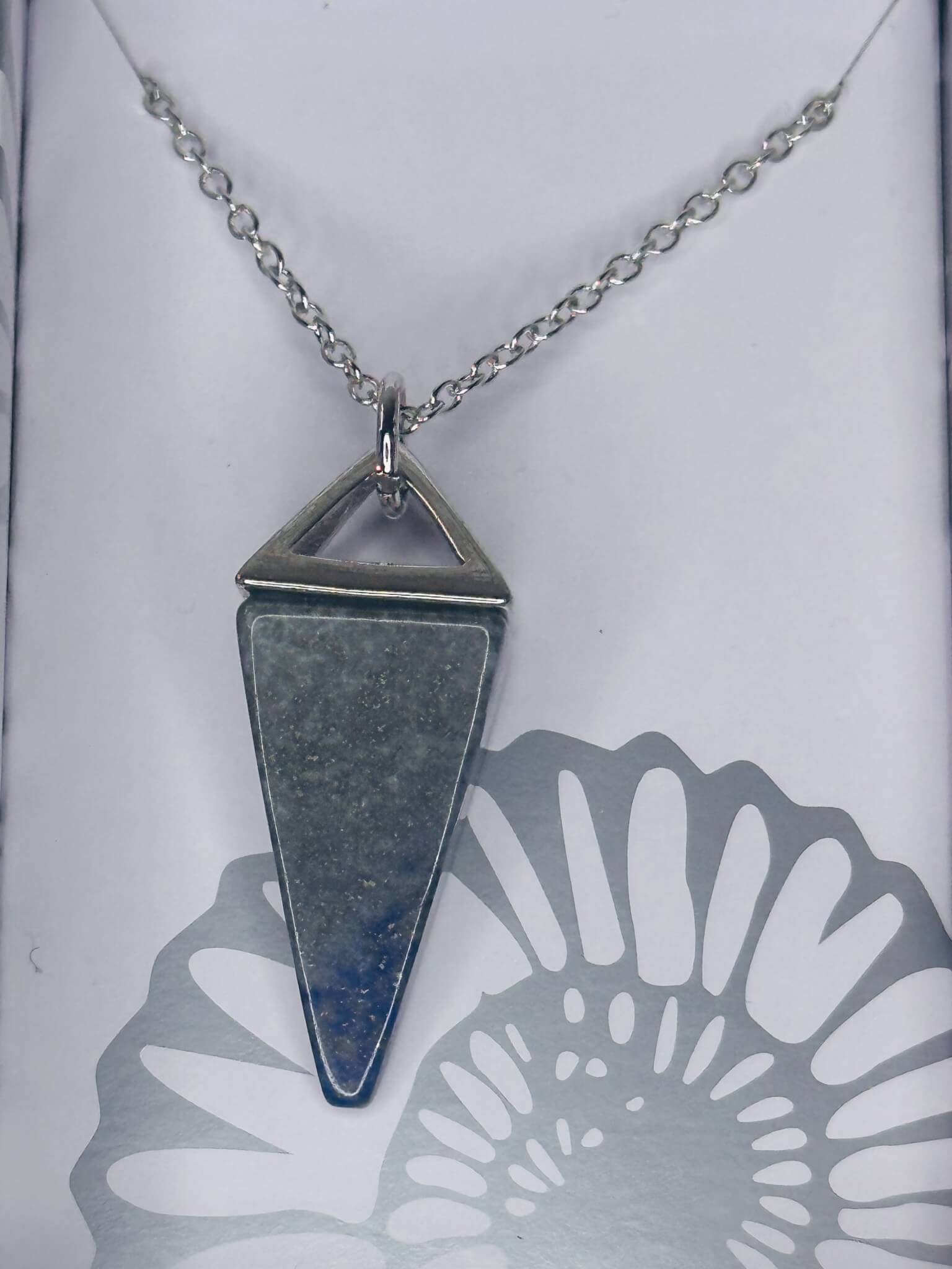 “🔺 Triangle chrome-plated chakra pendant with gemstone”